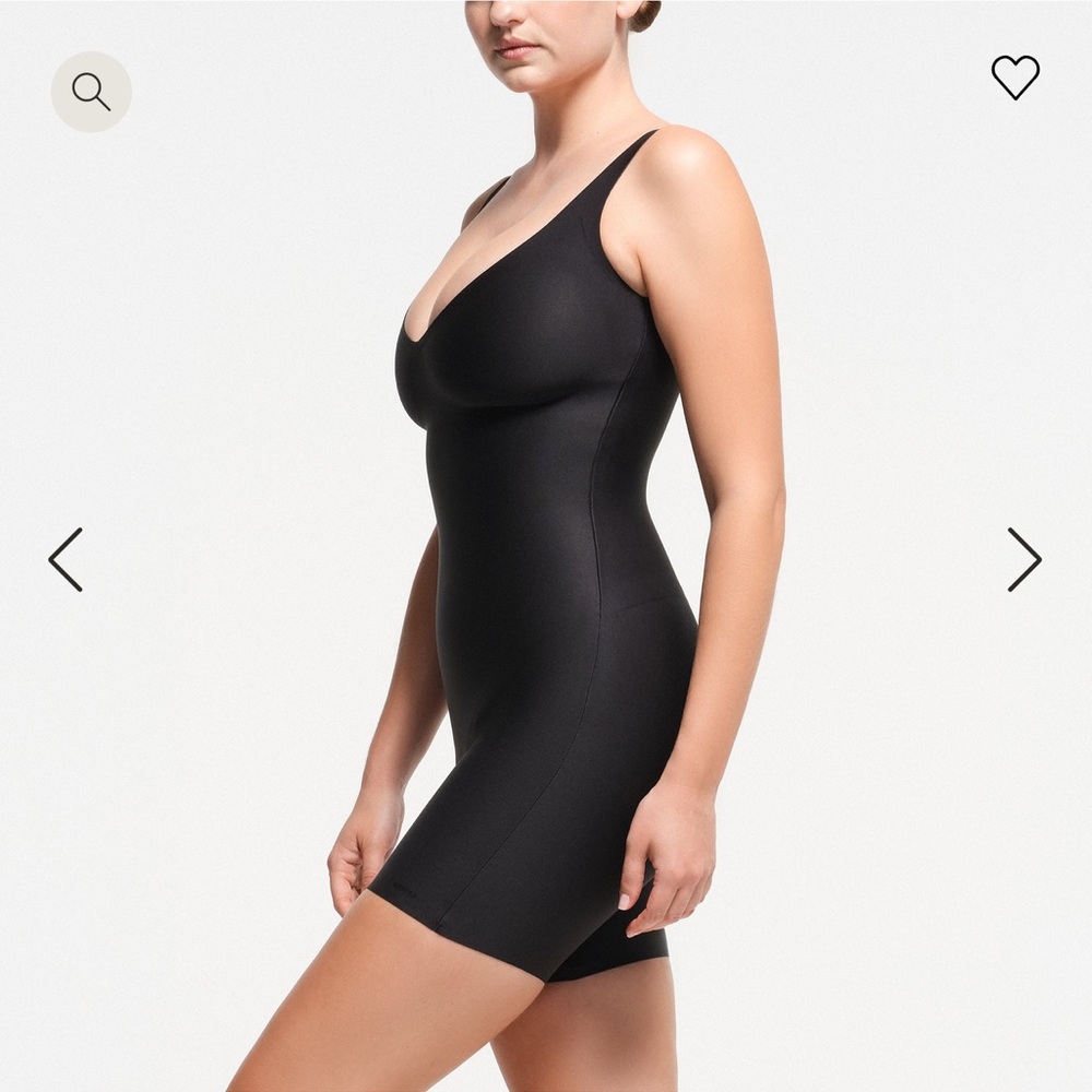 SKIMS Black Shapewear Bodysuit - Picture 6 of 6